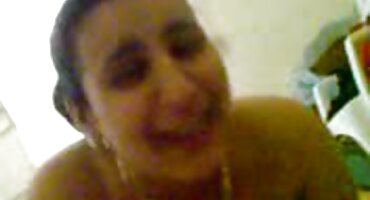 sex thú Brunette ba lan phimsexvip gắn anh chàng quả bóng sâu.